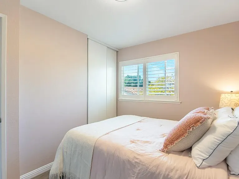 1173 Capri Dr — Photo 32