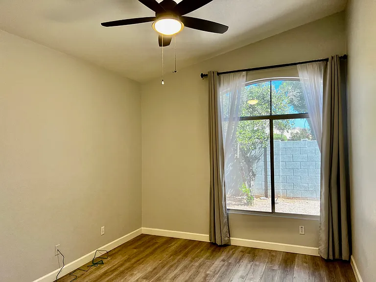 3438 E Rockwood Dr — Photo 10