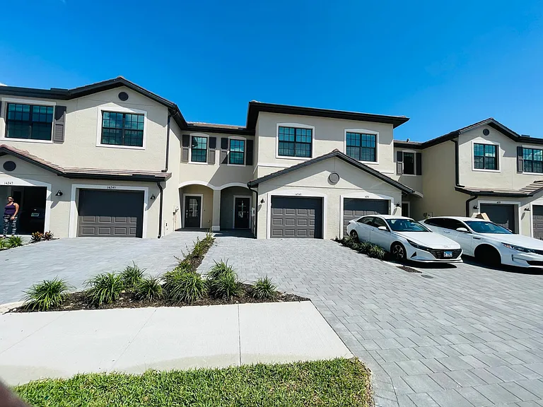 14243 Pine Lodge Ln — Photo 2