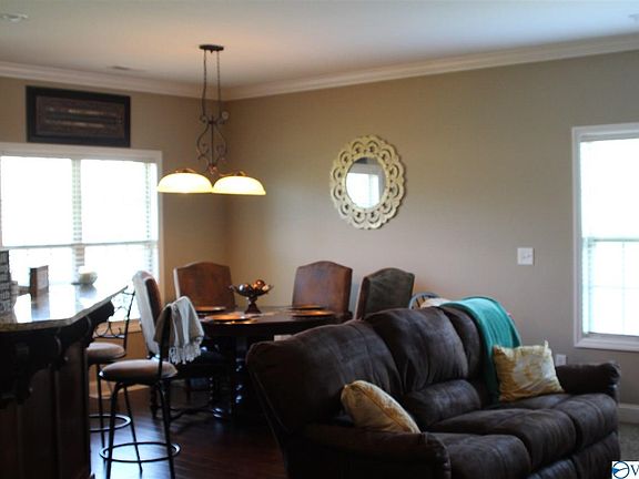 4th image of 122 Brentstone Way