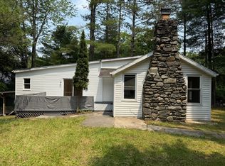 6308 Deer Dr S, East Stroudsburg, PA 18302