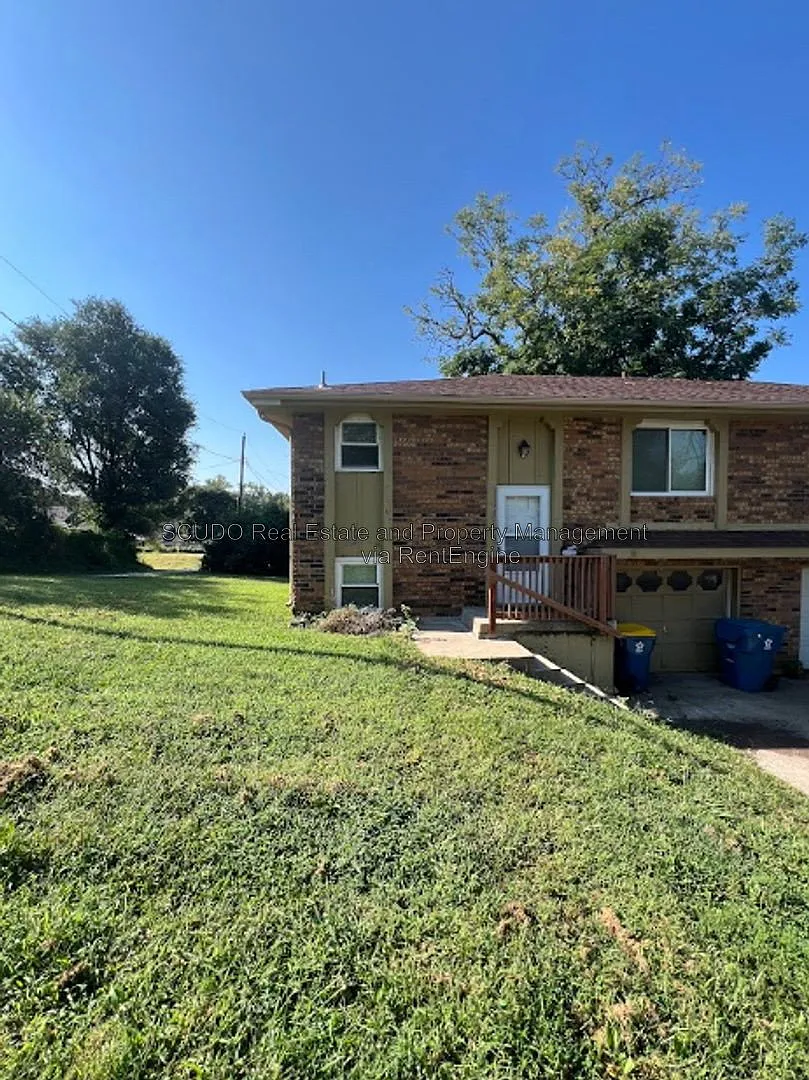 2 bed, 1.0 bath, $1,200 — Photo 1