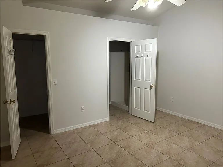 486 Biscayne Ln — Photo 11