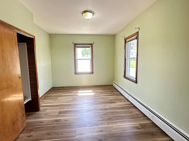 111 Round Hill Rd — Photo 14