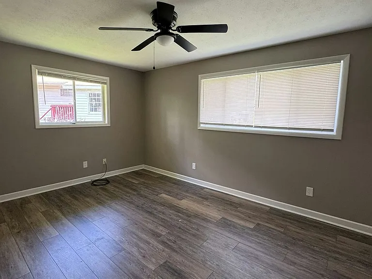 5979 Saint Leonards Dr — Photo 12