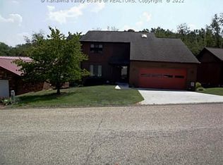 712 Christian Dr, South Charleston, WV 25303