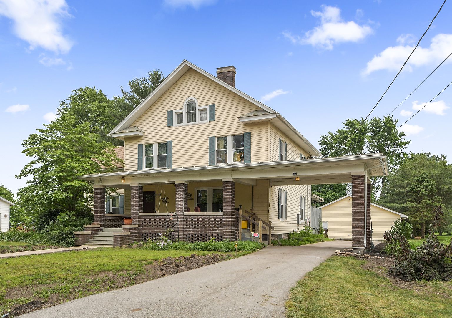 633 E Bodman St, Bement, IL 61813 Zillow