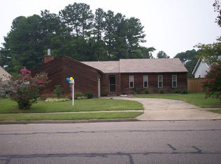 2484 Mirror Lake Dr, Virginia Beach, VA 23453