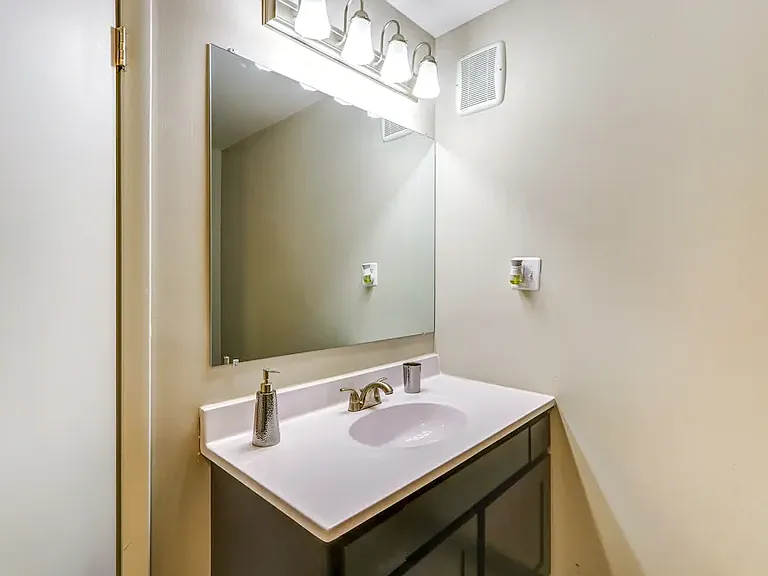 The Oxley Apartments — Photo 12