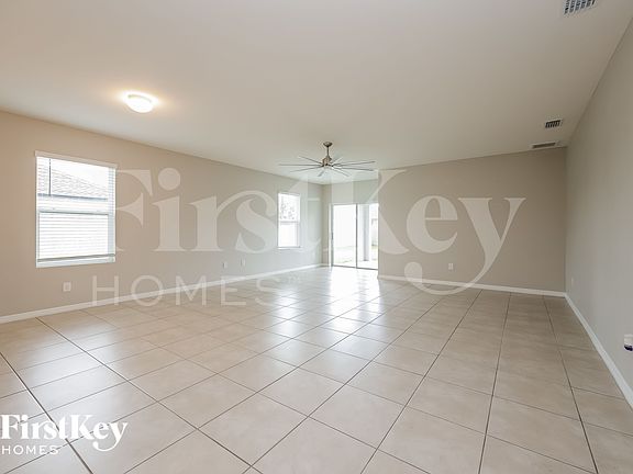 3rd image of 422 NW 3rd Ter