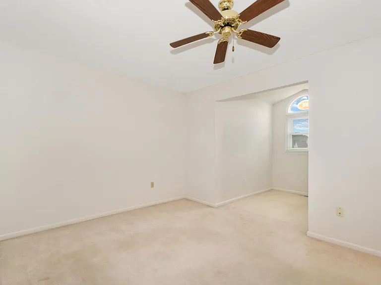 307 Jonathan Ct — Photo 23