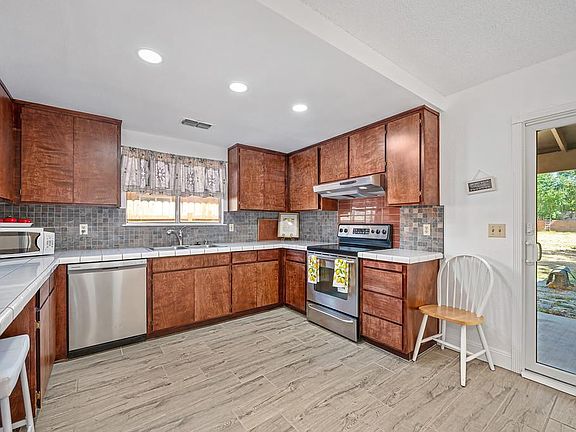 2nd image of 4271 Soledad Ave