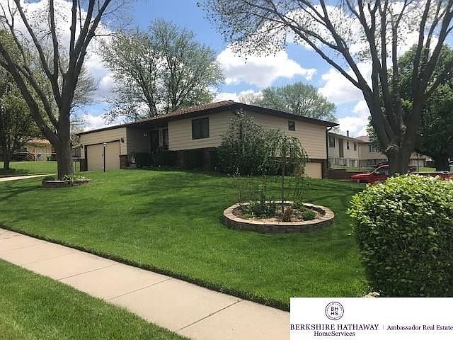 1st image of 3821 Barretts Dr