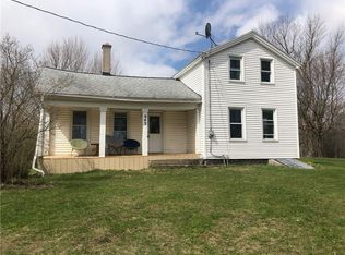 943 Johnson Rd, Palmyra, NY 14522
