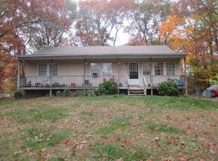 111 Maple Ln, Medford, NY 11763