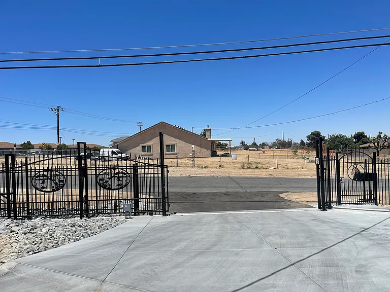 17515 Live Oak St — Photo 5