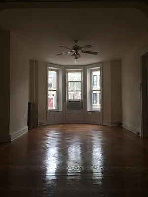 Rented by Commercial Acquisitions Inc. | media 34