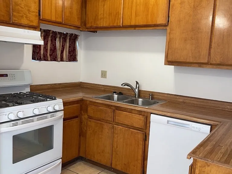 16503 Smoke Tree St #1 — Photo 6