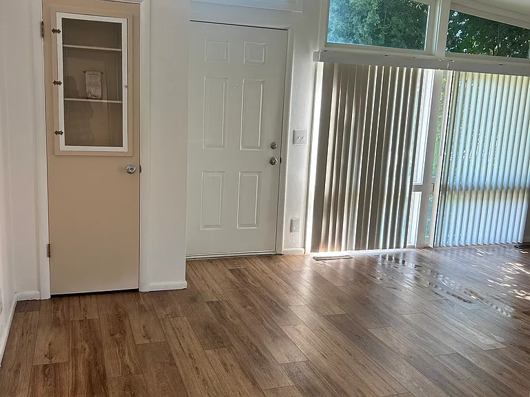 202 Pleasant Way — Photo 6