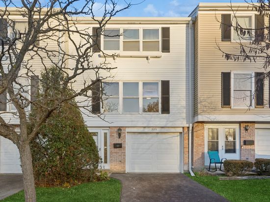 923 Banbury Ct, Schaumburg, IL 60194