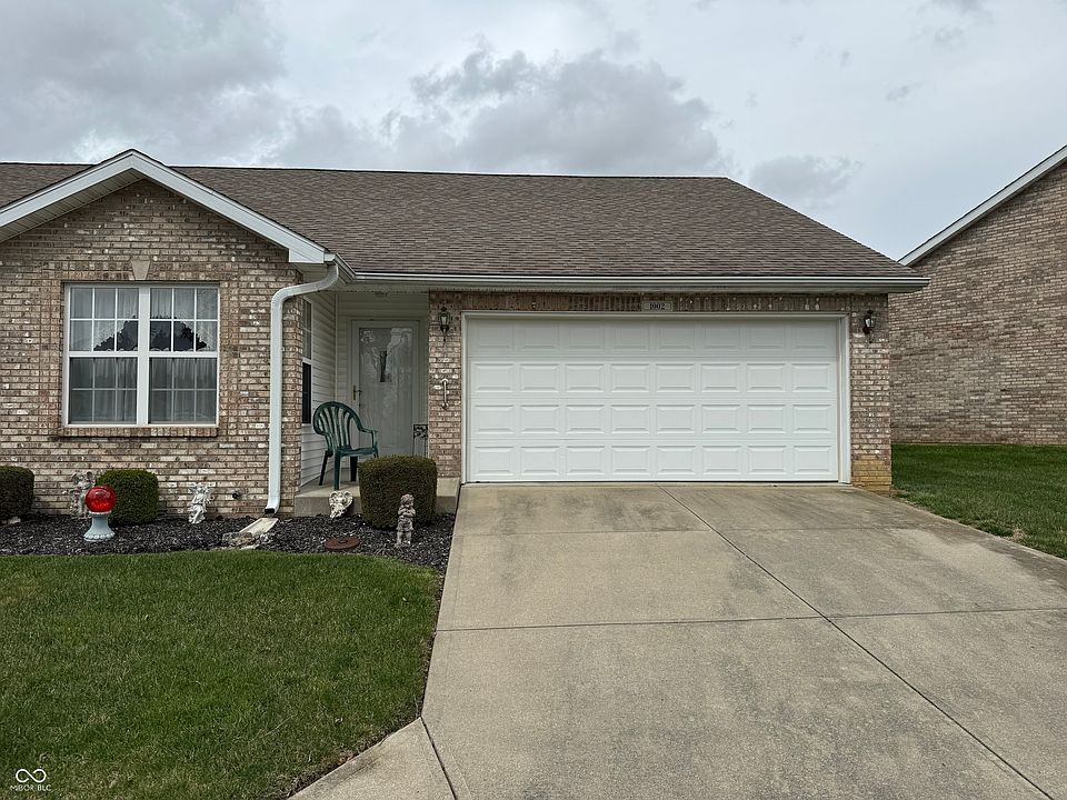 1st image of 1002 E Crown Pointe Blvd