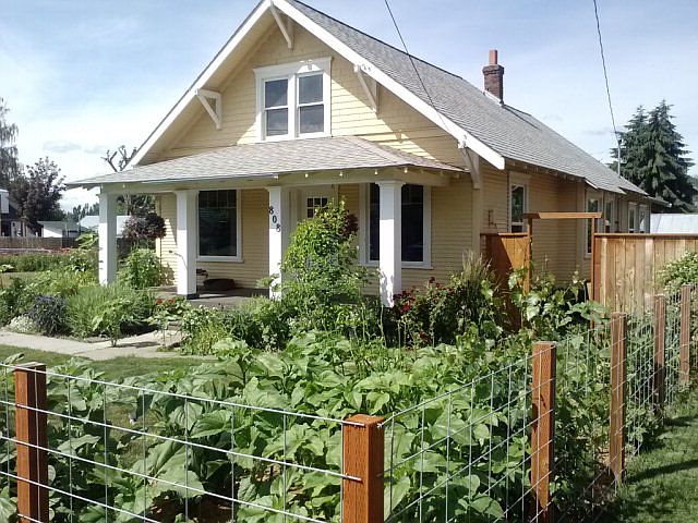 1st image of 808 S Wilbur Ave