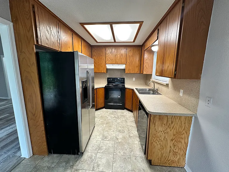 3628 Peregrine Dr — Photo 9