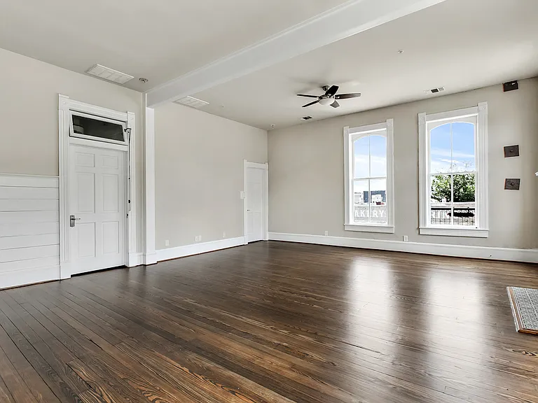202 N Lbj Dr — Photo 26