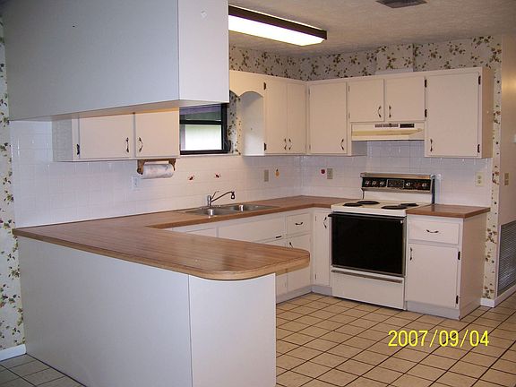 MORE KITCHEN