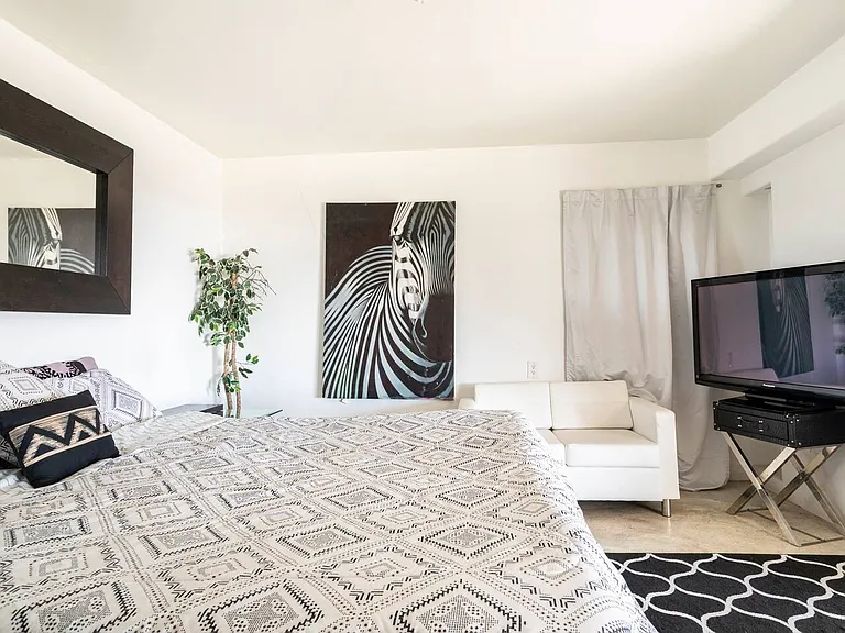 6928 Los Tilos Rd — Photo 10