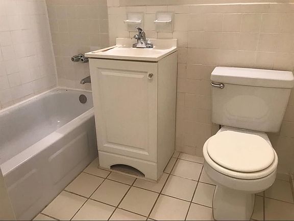 5th image of 426 W 46th St APT 2C