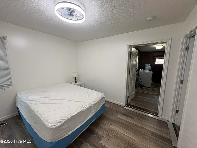 2000 Opal St — Photo 14