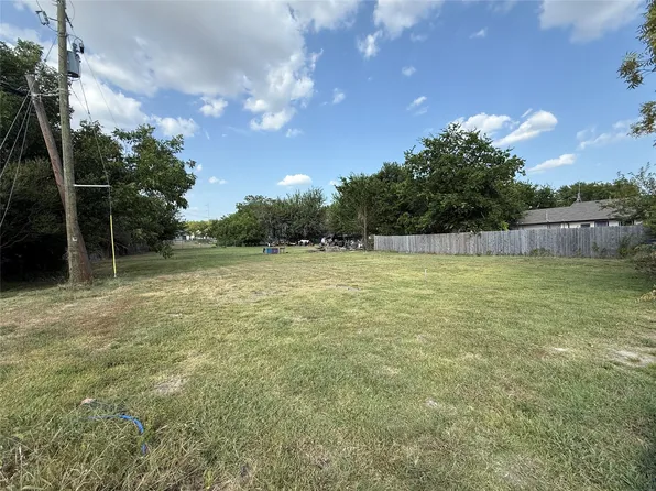 2211 Foster Cir, Caddo Mills, TX 75135