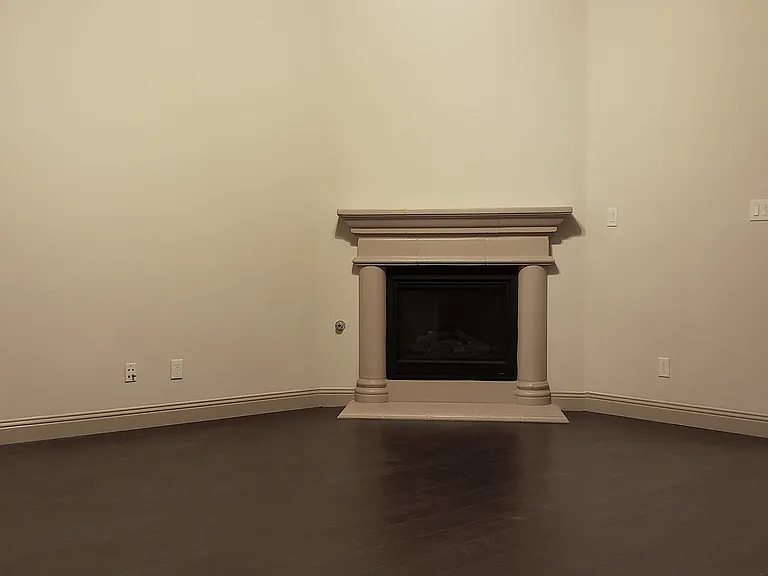 1551 Trowbridge Cir — Photo 10