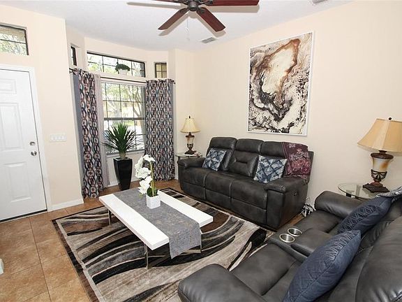 3rd image of 6013 Scotchwood Gln APT 11