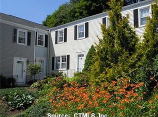 28 Tapping Reeve Vlg, Litchfield, CT 06759