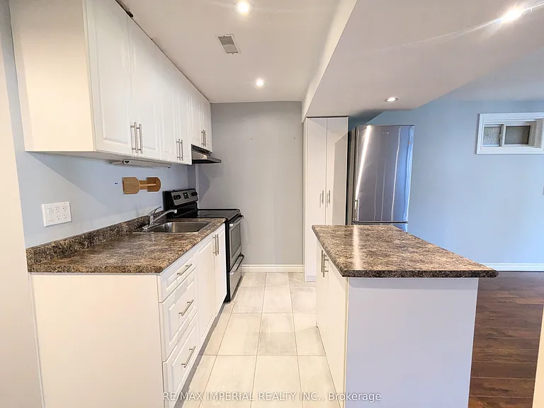 236 Old Colony Rd #BASEMENT — Photo 10