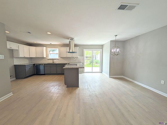 5th image of 7032 Melpomene Dr