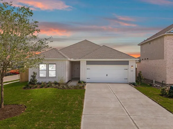 1950 Stargazer Ln, Angleton, TX 77515