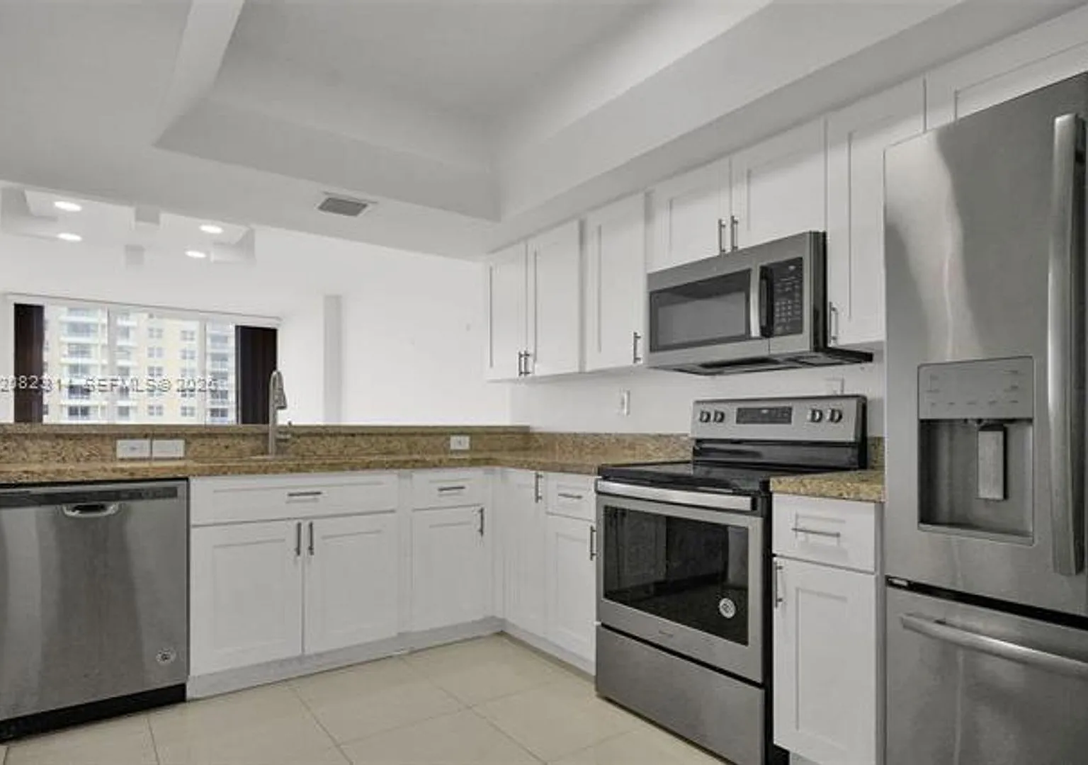 520 Brickell Key Dr cu-A1007, Miami, FL 33131 — Photo 1