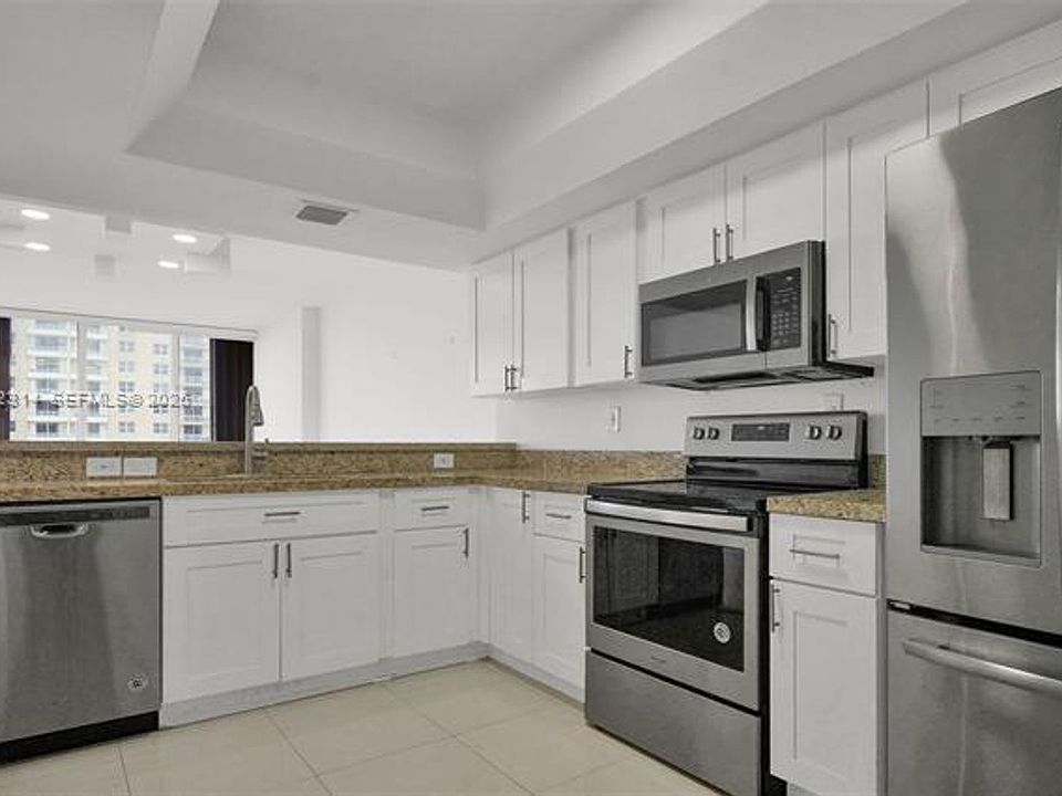 1st image of 520 Brickell Key Dr #Cu-a1007