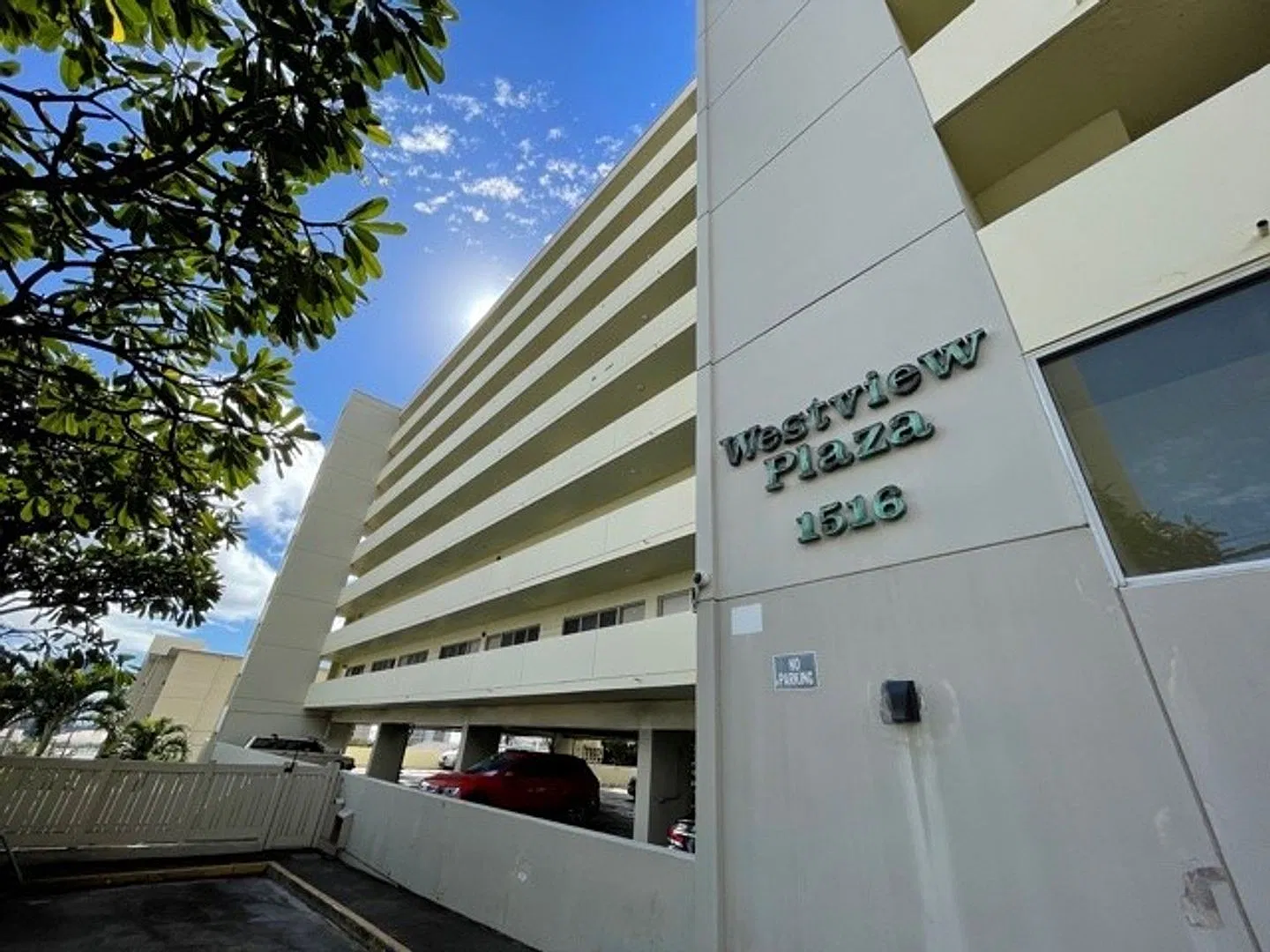 Westview Plaza Condo - Upgraded 1 bedroom, 1 bath condo with 1 parking -Avail 10/19/26 — Photo 1