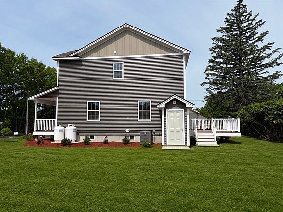 5th image of 8 Emerald Ave
