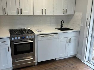 48 E Shore Rd, Halesite, NY 11743