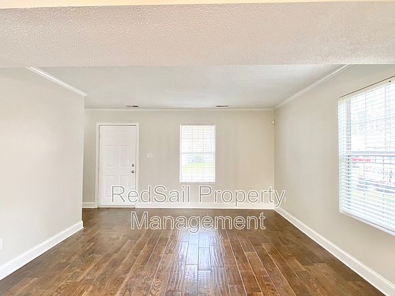 3rd image of 710 Prince Ct