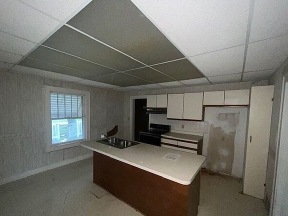 5th image of 604 N State St