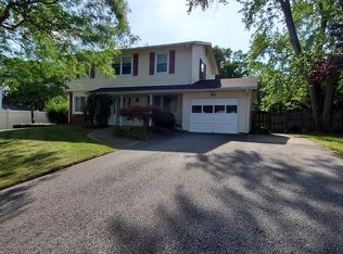4 Drexel Dr, Jackson, NJ