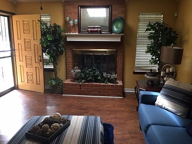 2nd image of 866 Serville Dr