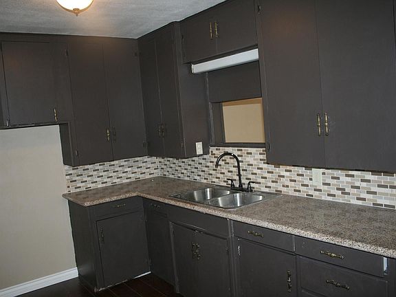 2nd image of 258 Blaine St