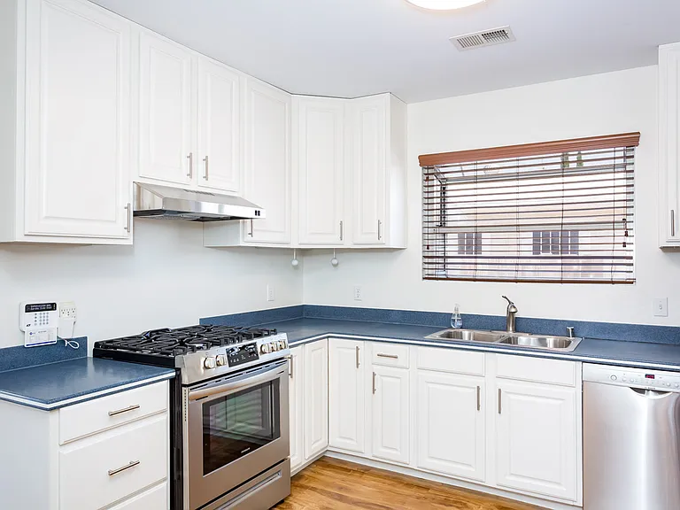 5009 Mansfield St — Photo 7